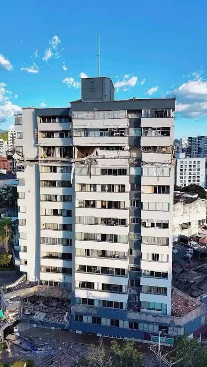 Edificio afectado por el terremoto, en proceso de evaluación de seguridad